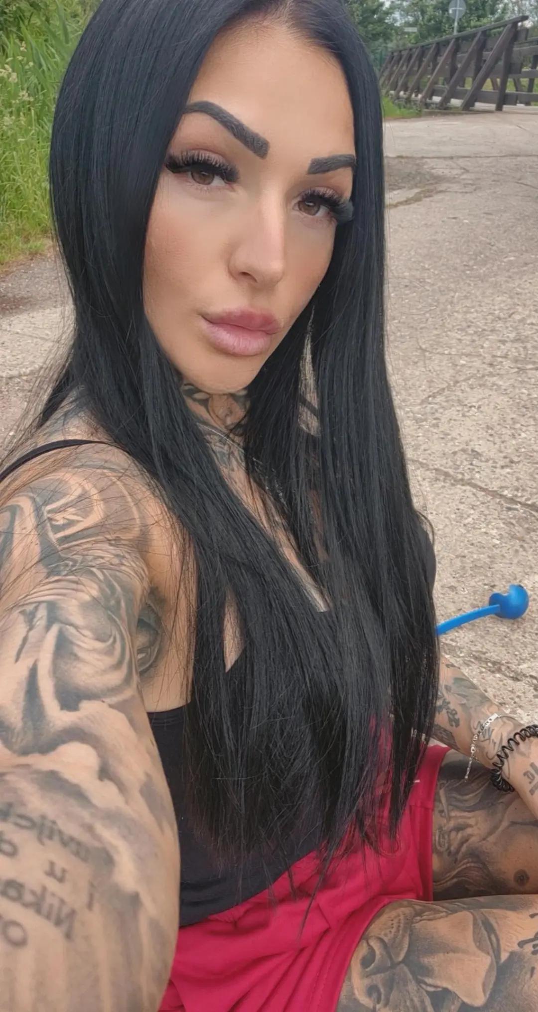 @Beniken93