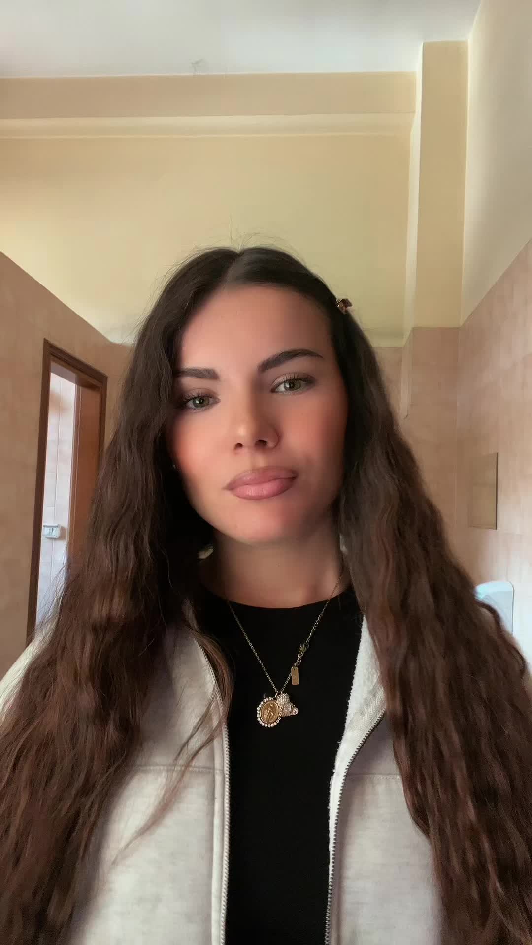 @𝐋𝐚𝐠𝐥𝐨𝐫𝐲𝐲