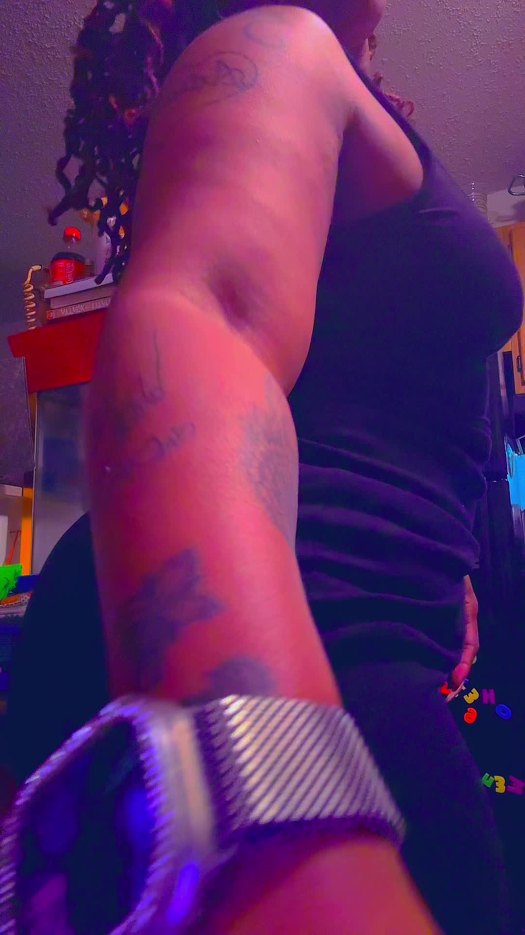 @DivinePriestess GGEnt 💜🔒🧨