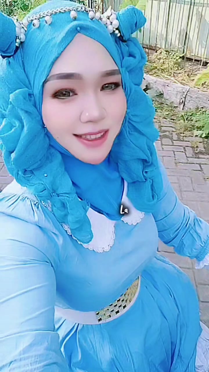 @أنيسة فيتري