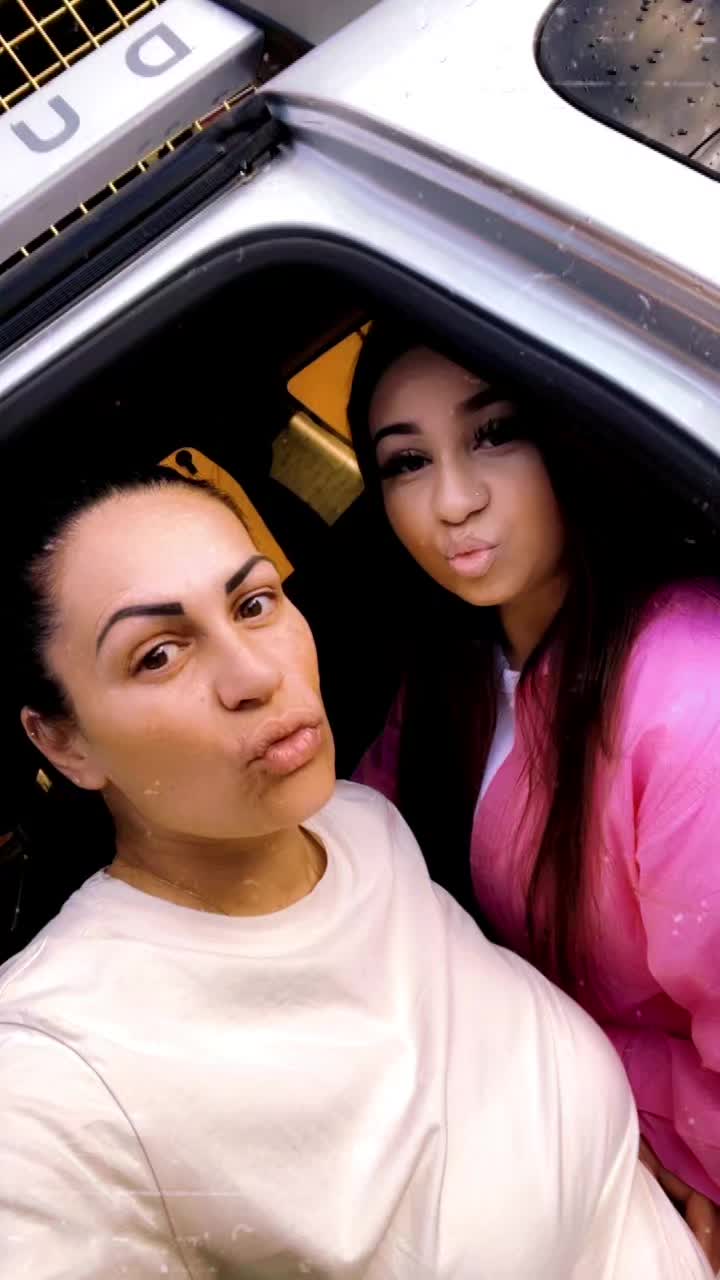 @Rozika