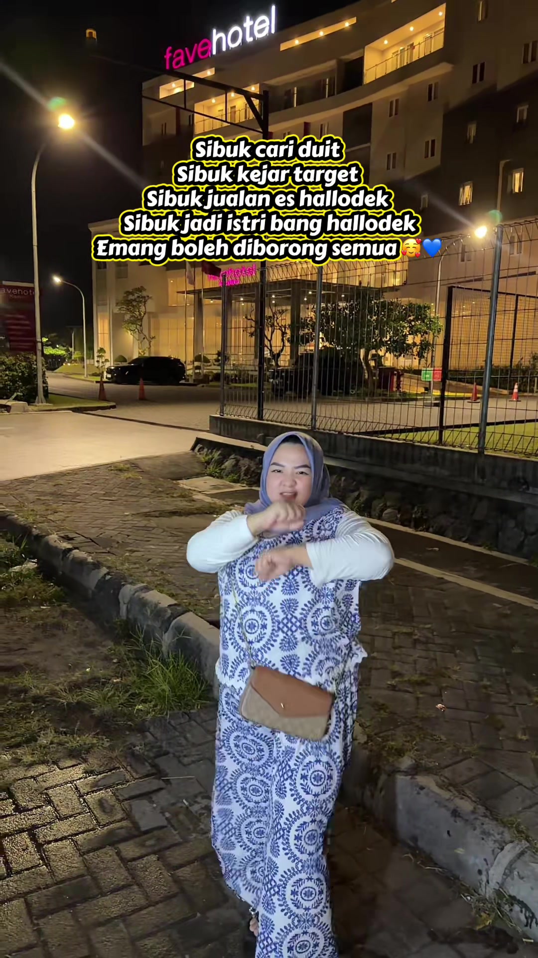 @Es hallo dek 👮&zwj;♂️💙