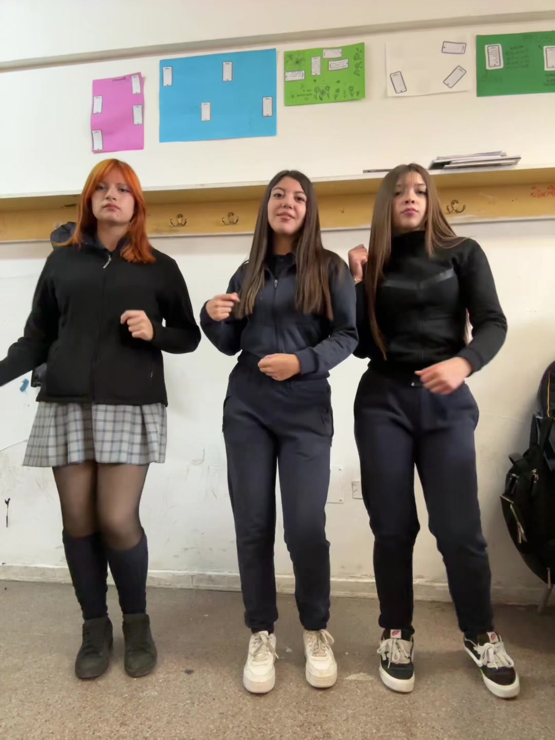 @las tres mosqueteras 🫰🏻🙂&zwj;↕️