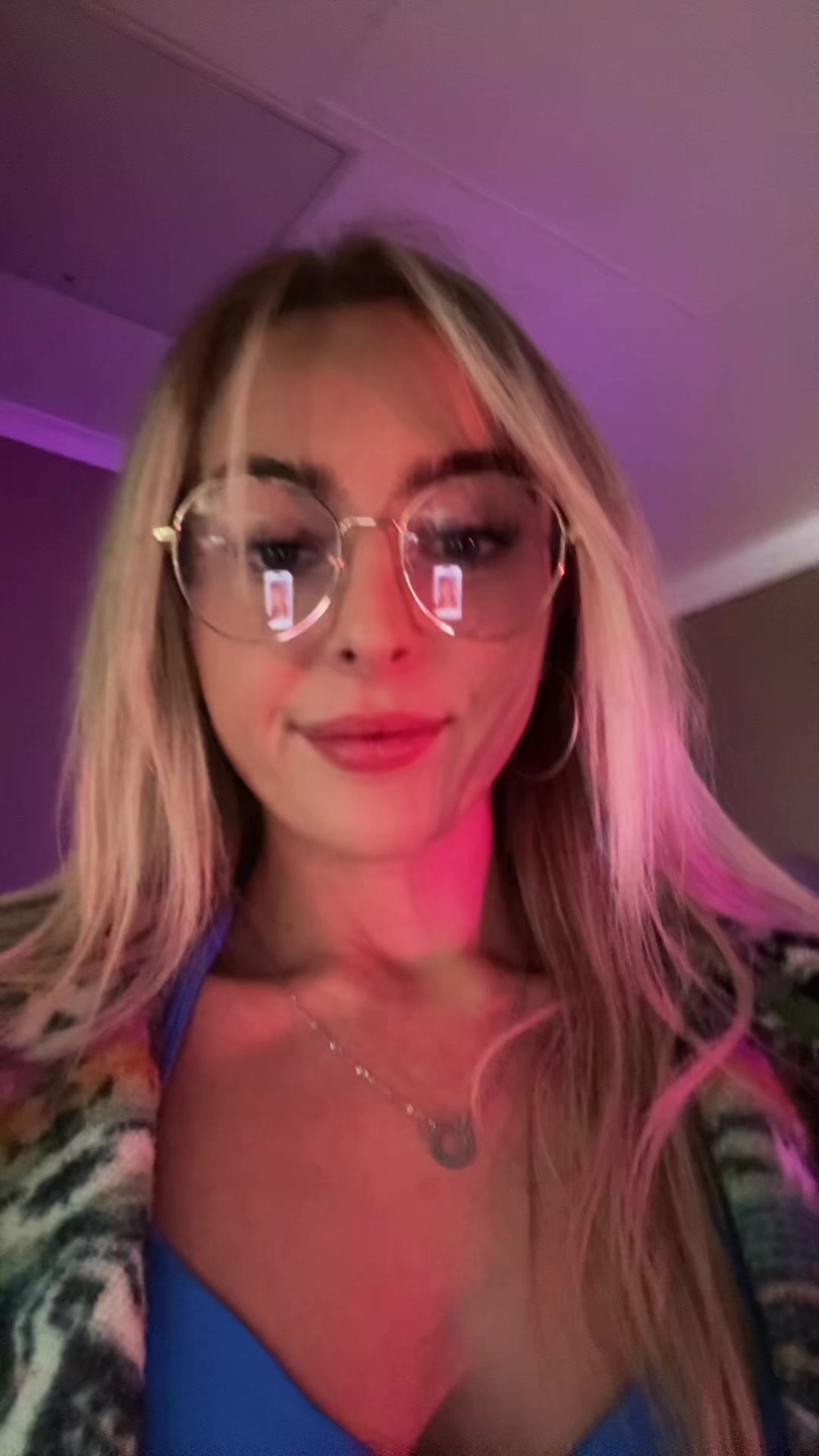 @damndanel_