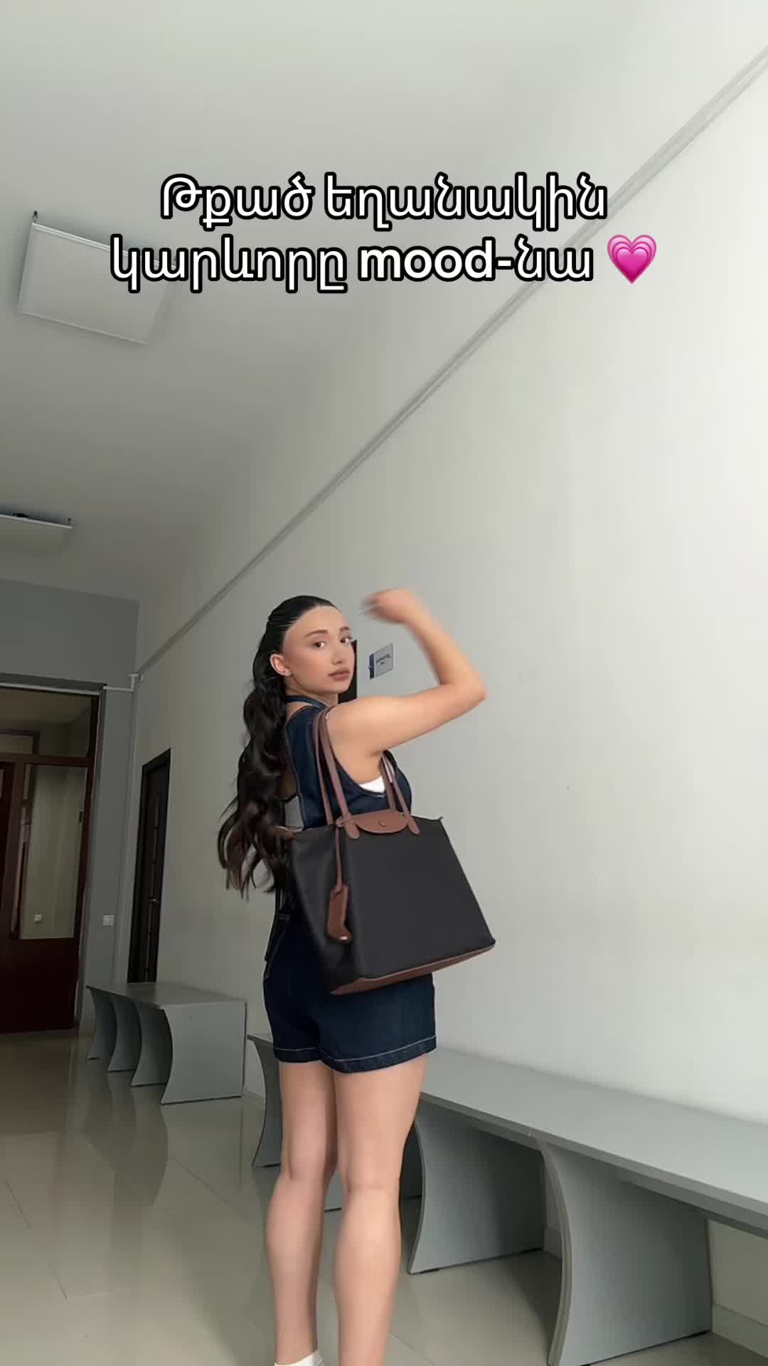 @𝐀𝐧𝐢.𝐉𝐨𝐮𝐫𝐧𝐚𝐥𝐢𝐬𝐭