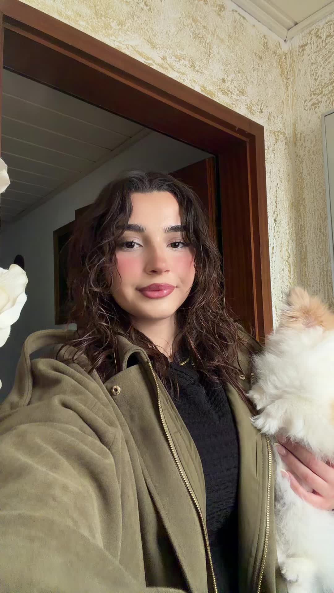 @𝒱