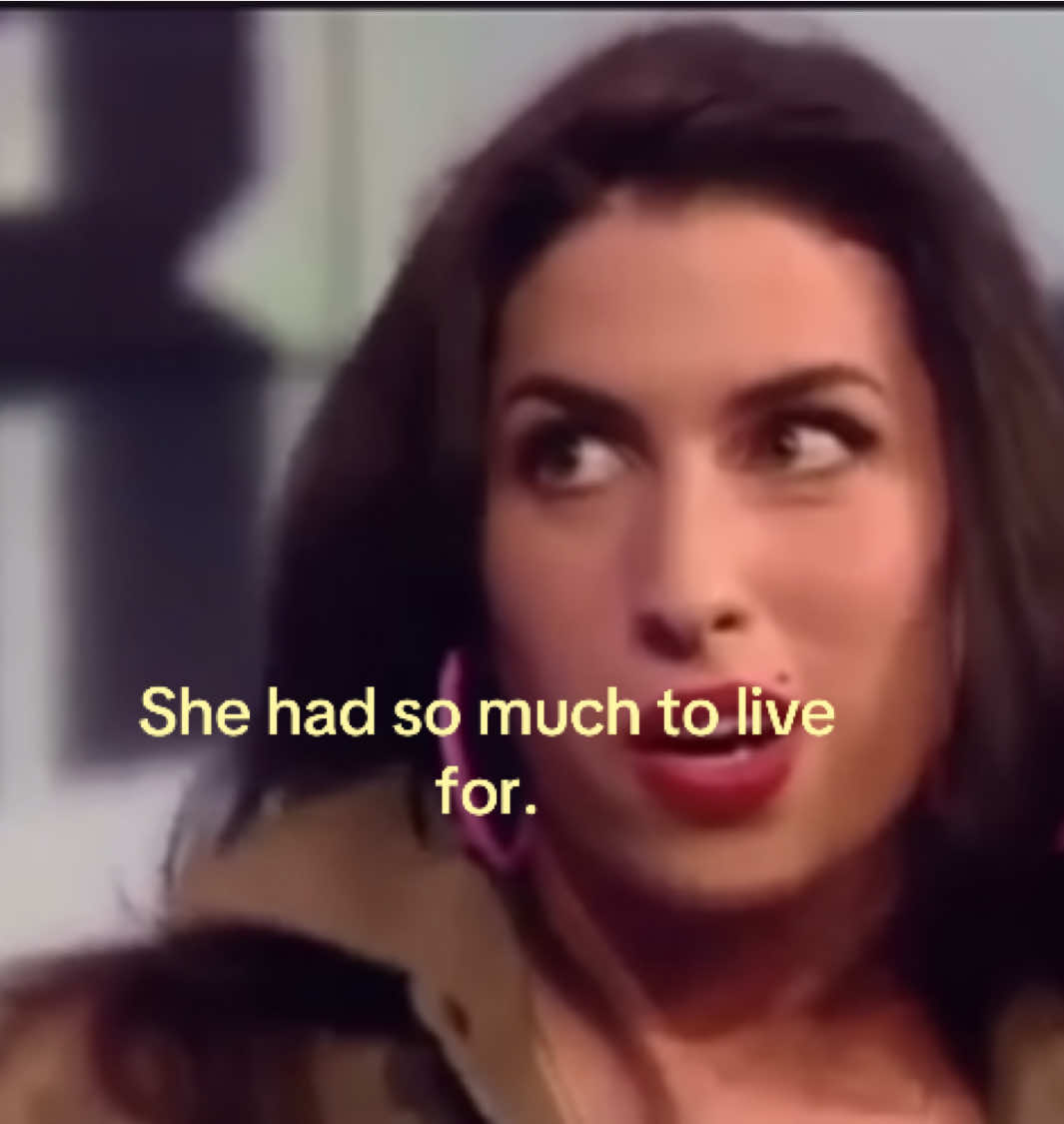 @𝒜𝓂𝒾🐞(winehouse)