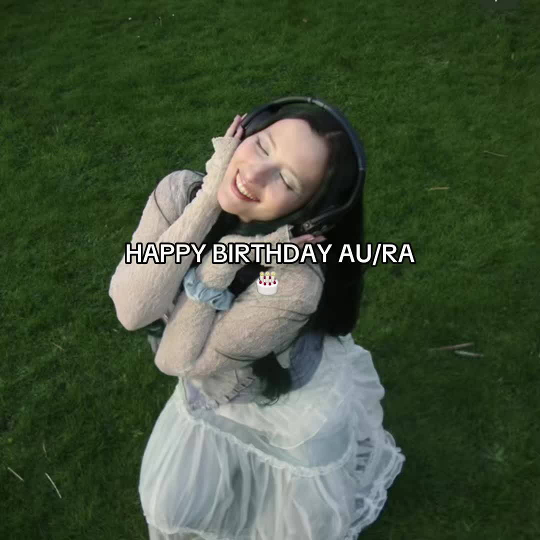 @pieceofaura