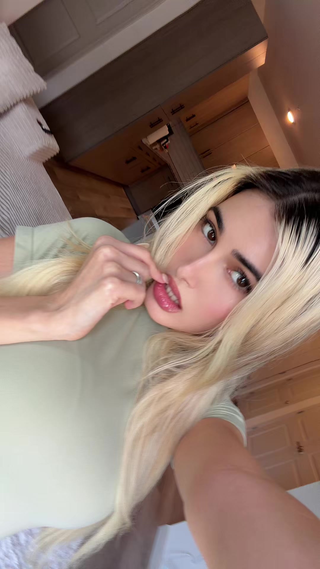 @mel_