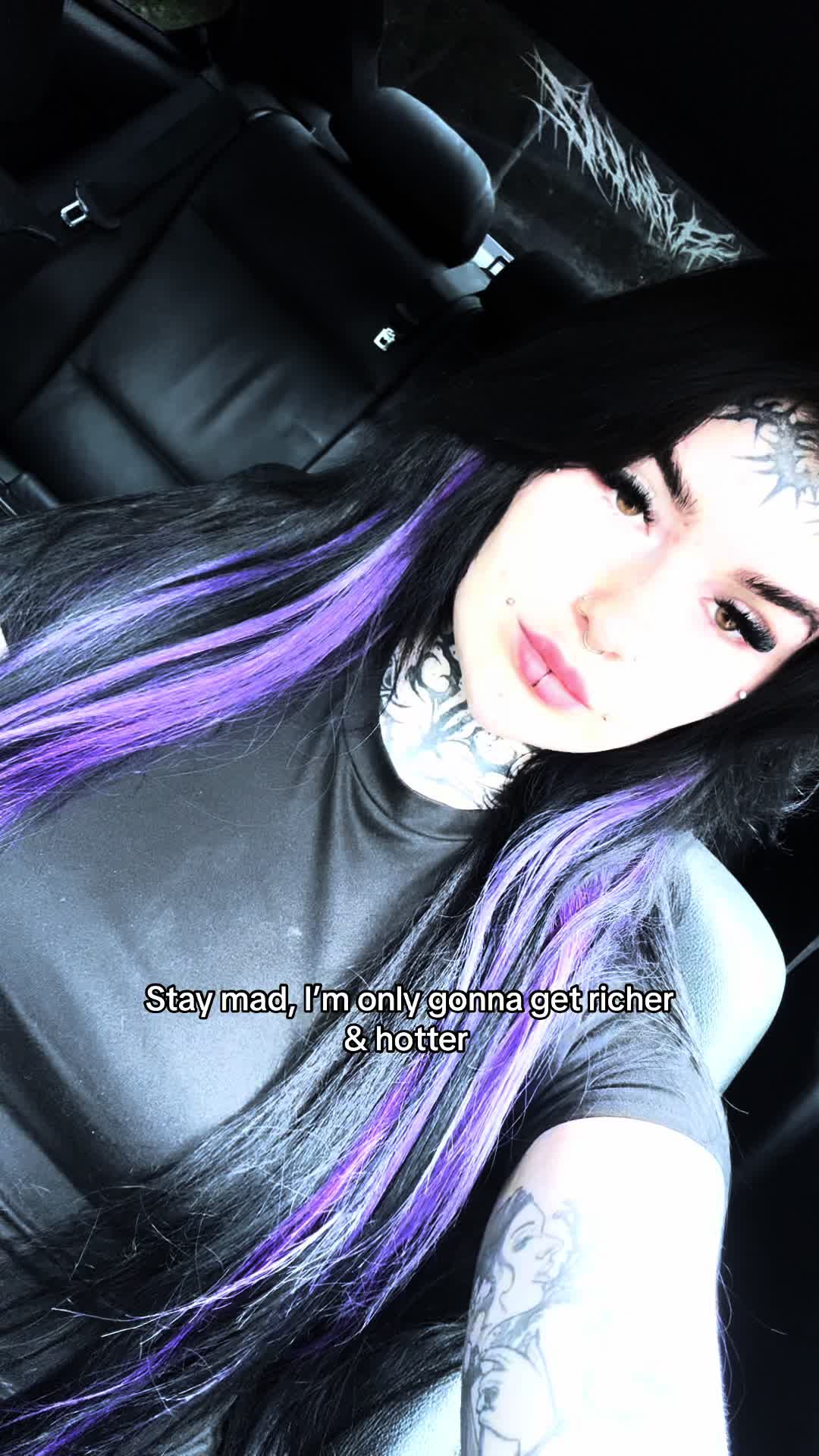@Lottie the dancer 🩰 🌙