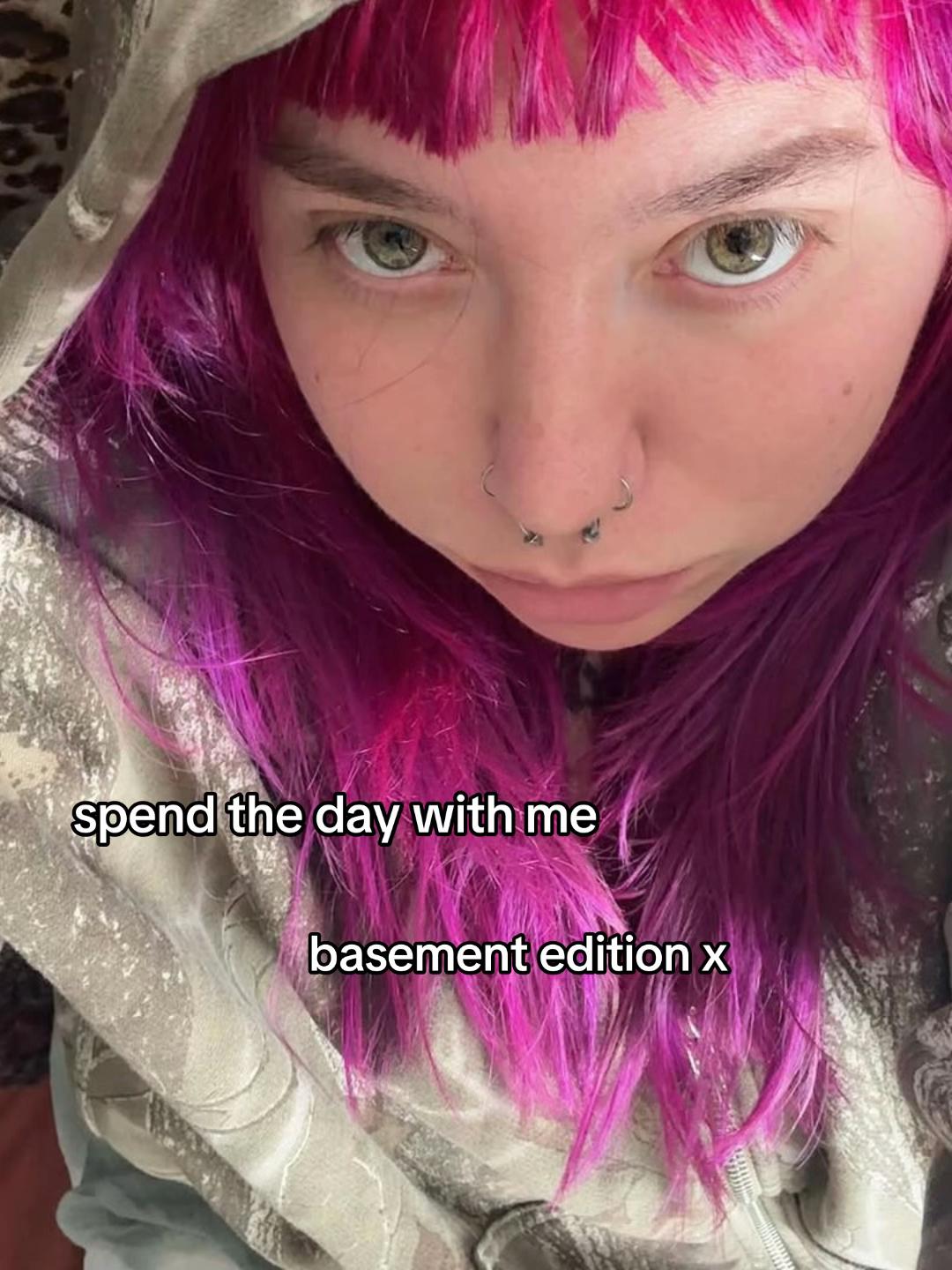 @b🦂