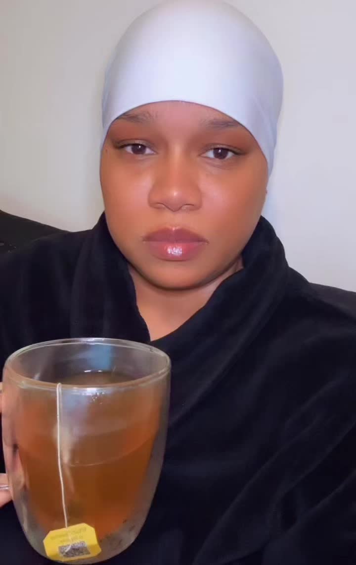 @devorielyons