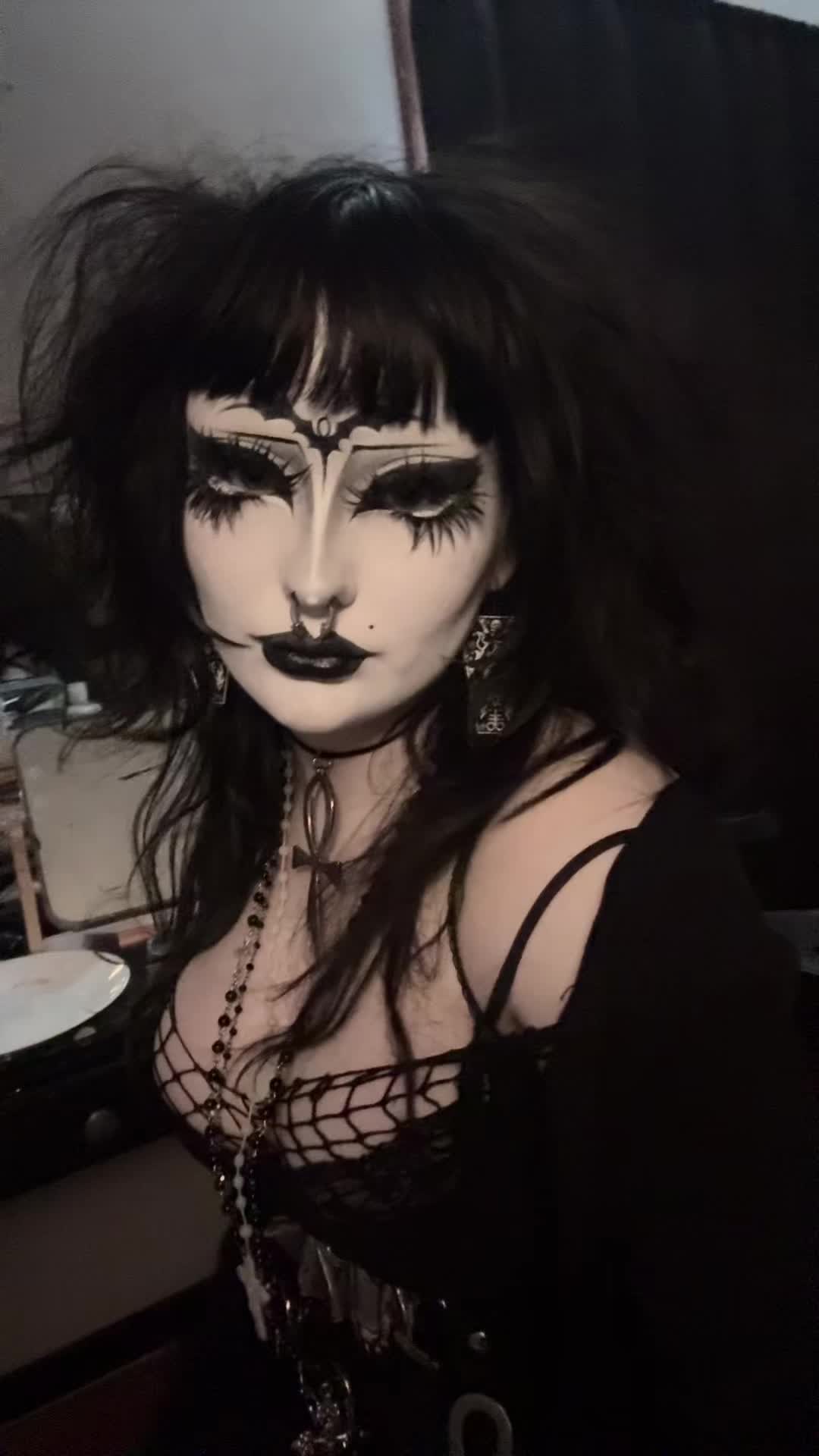 @🦇☥ ᘿᒪᒪᗩ ☥🦇