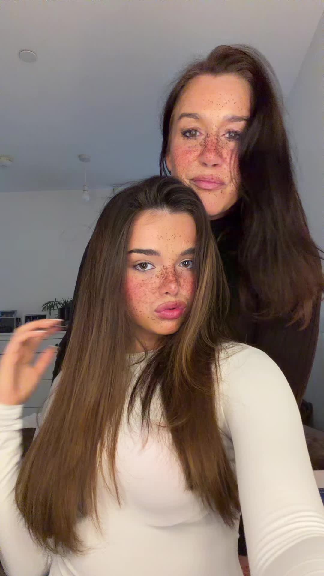 @laurencozens