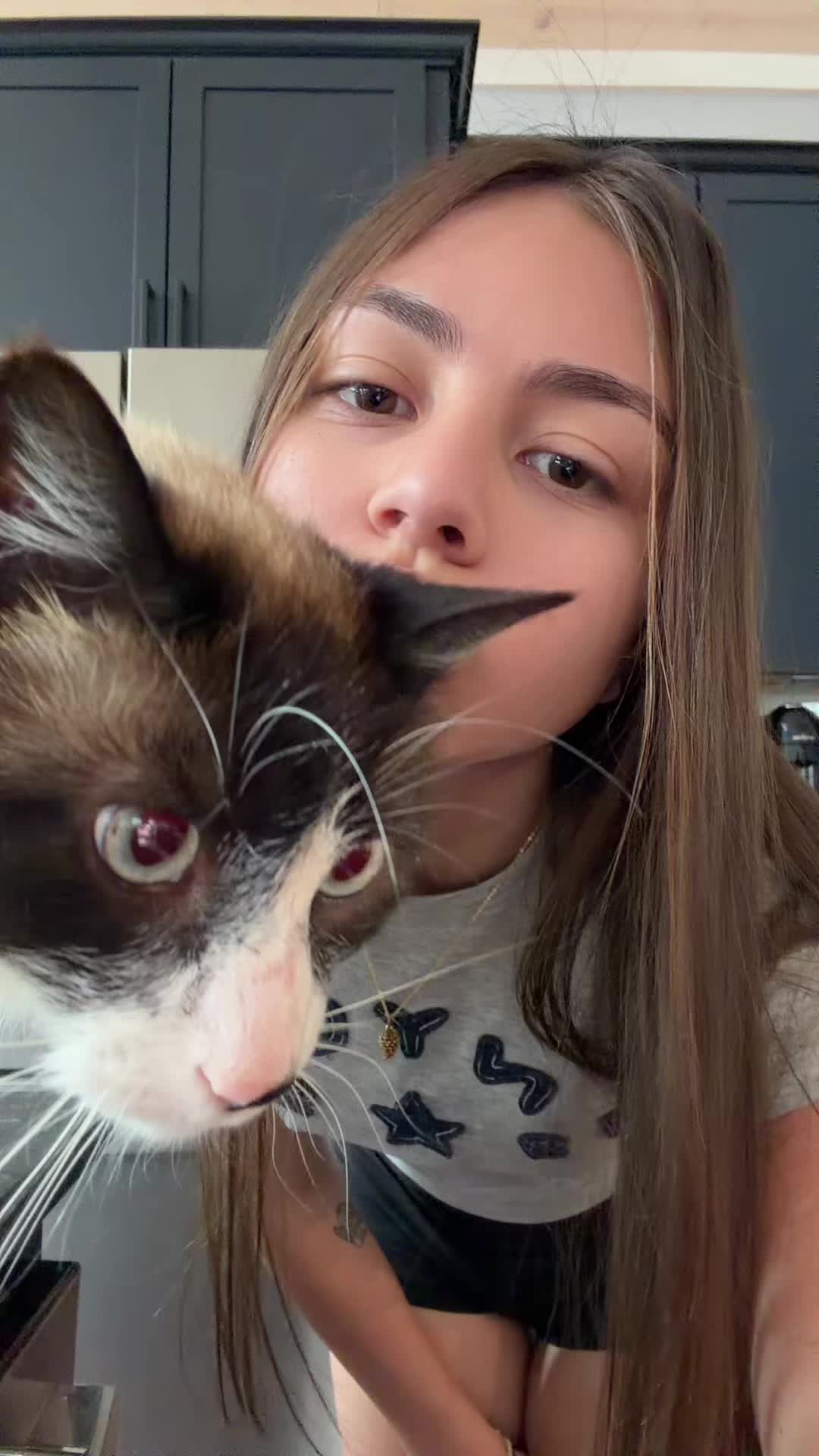 @minicaryn