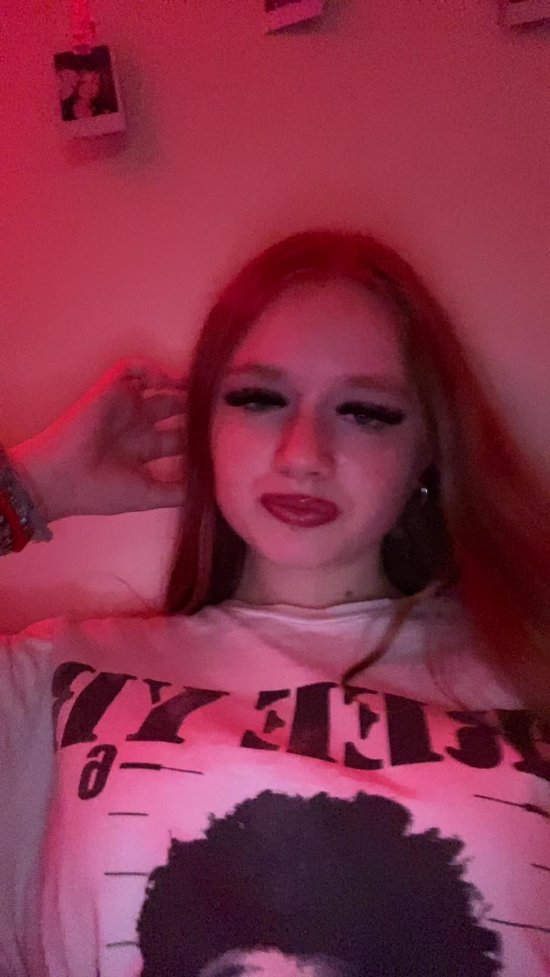@Urfavwhitwgirl