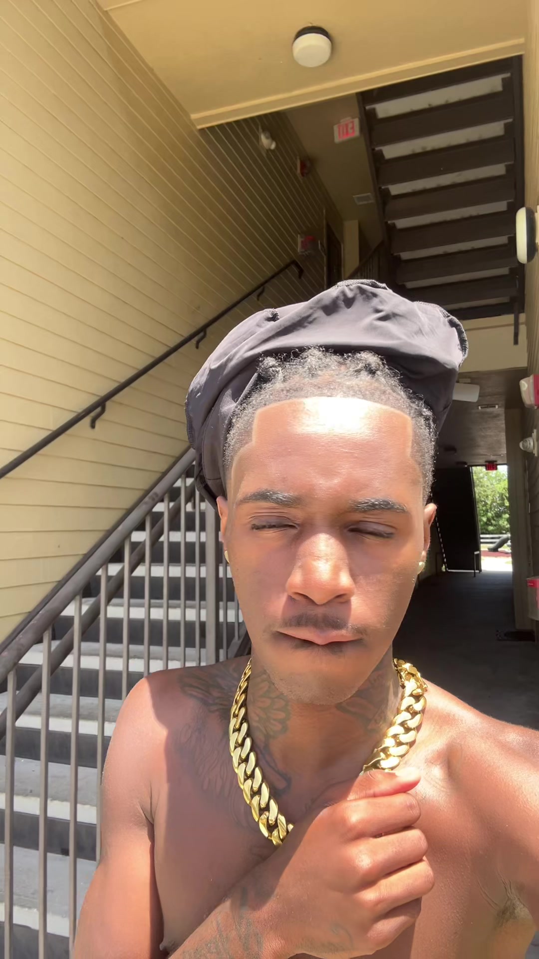 @zy