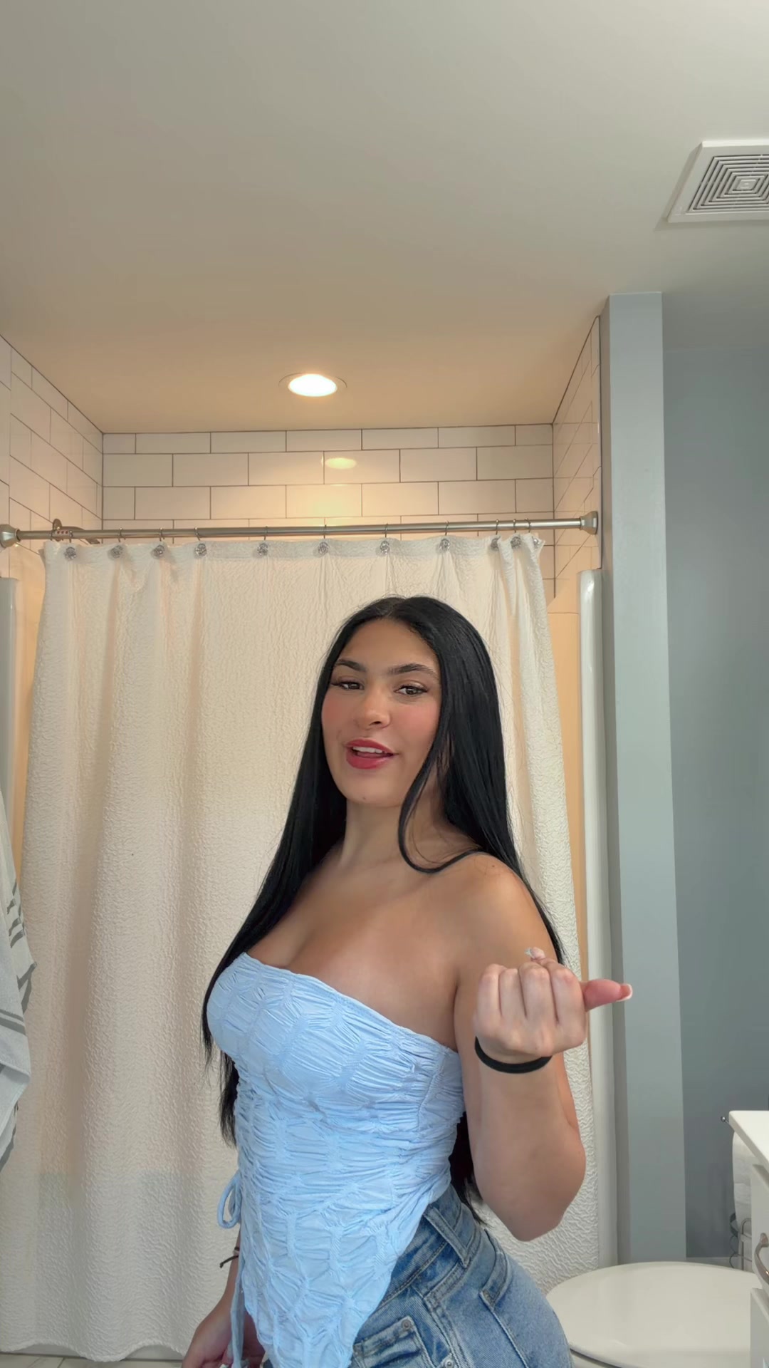 @Khloe