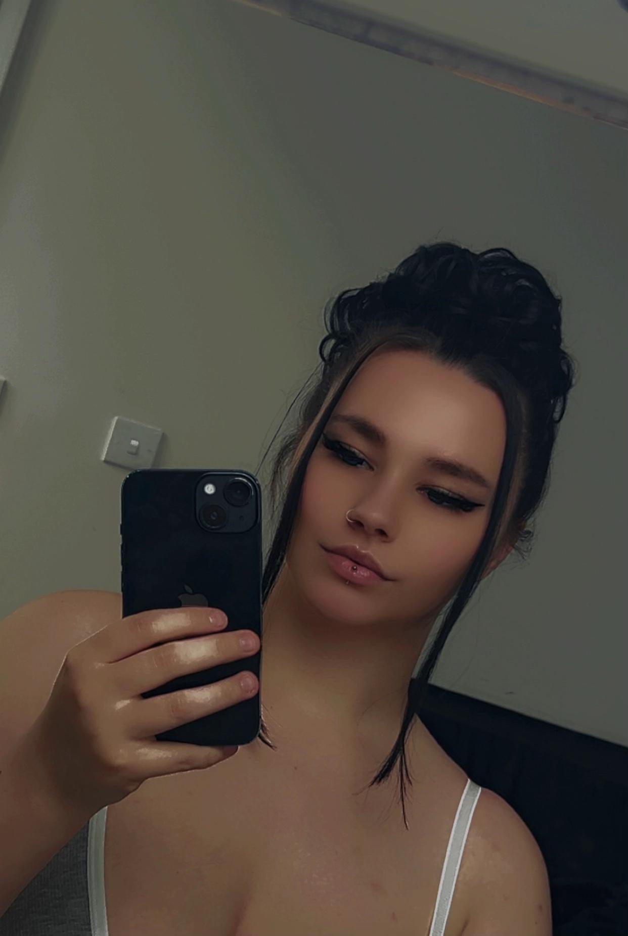 @👑𝓐𝓷𝓽𝓸𝓷𝓲𝓪👑