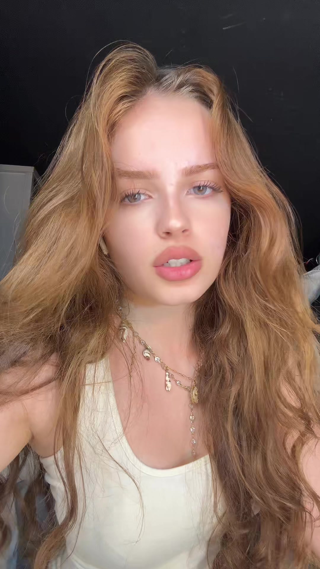 @Elaa