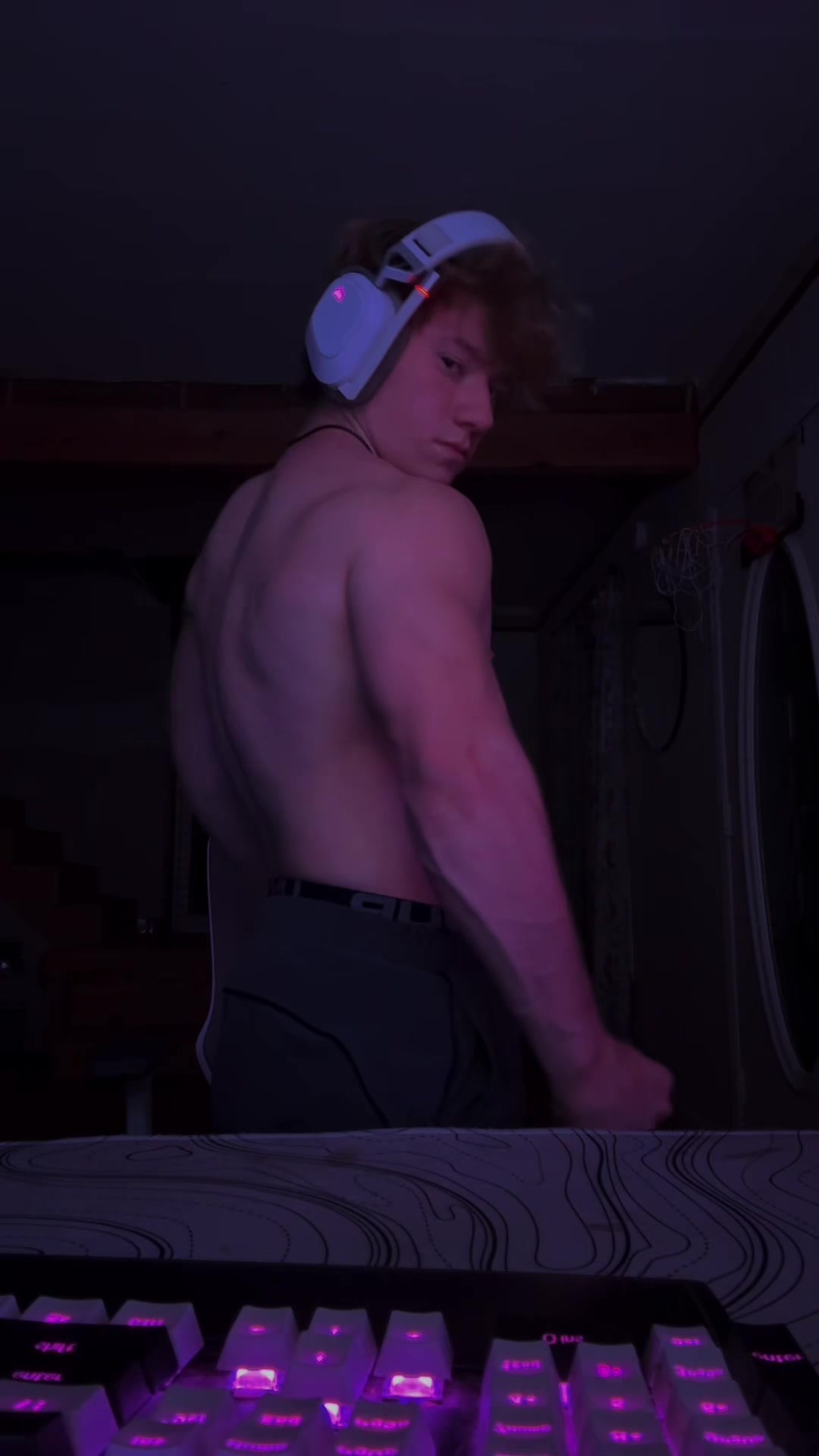 @Smallguygavin 🧬
