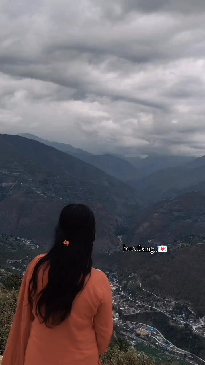 @^mrs 🖤bhujelni^