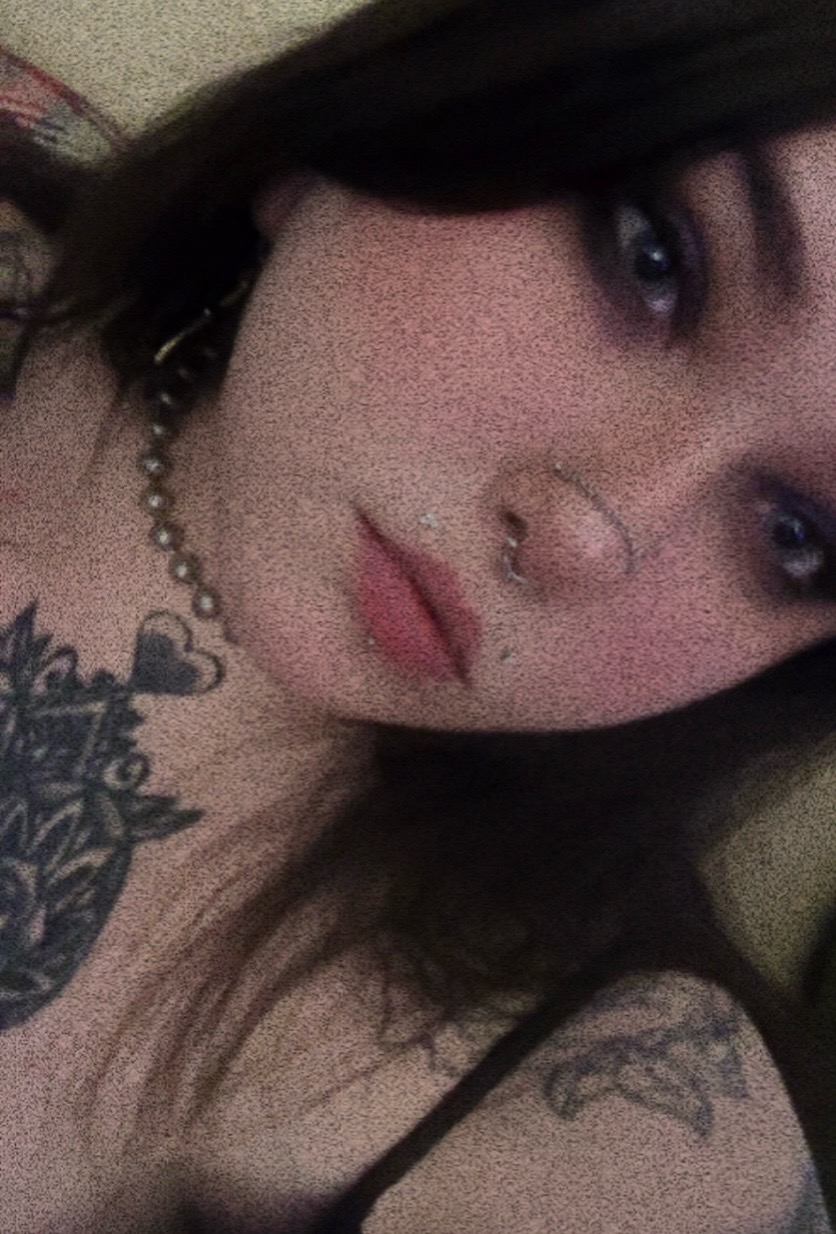@𝖘𝖆𝖗𝖆𝖍 🖤🥀