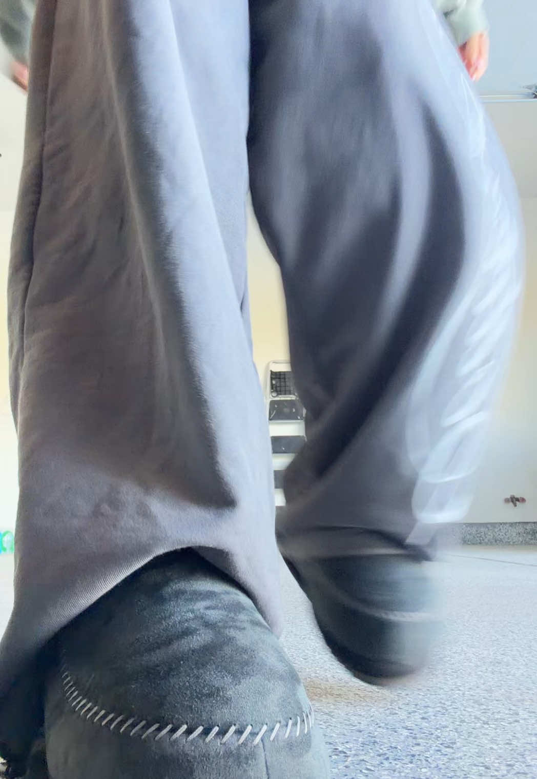 @brooke.r.ellis