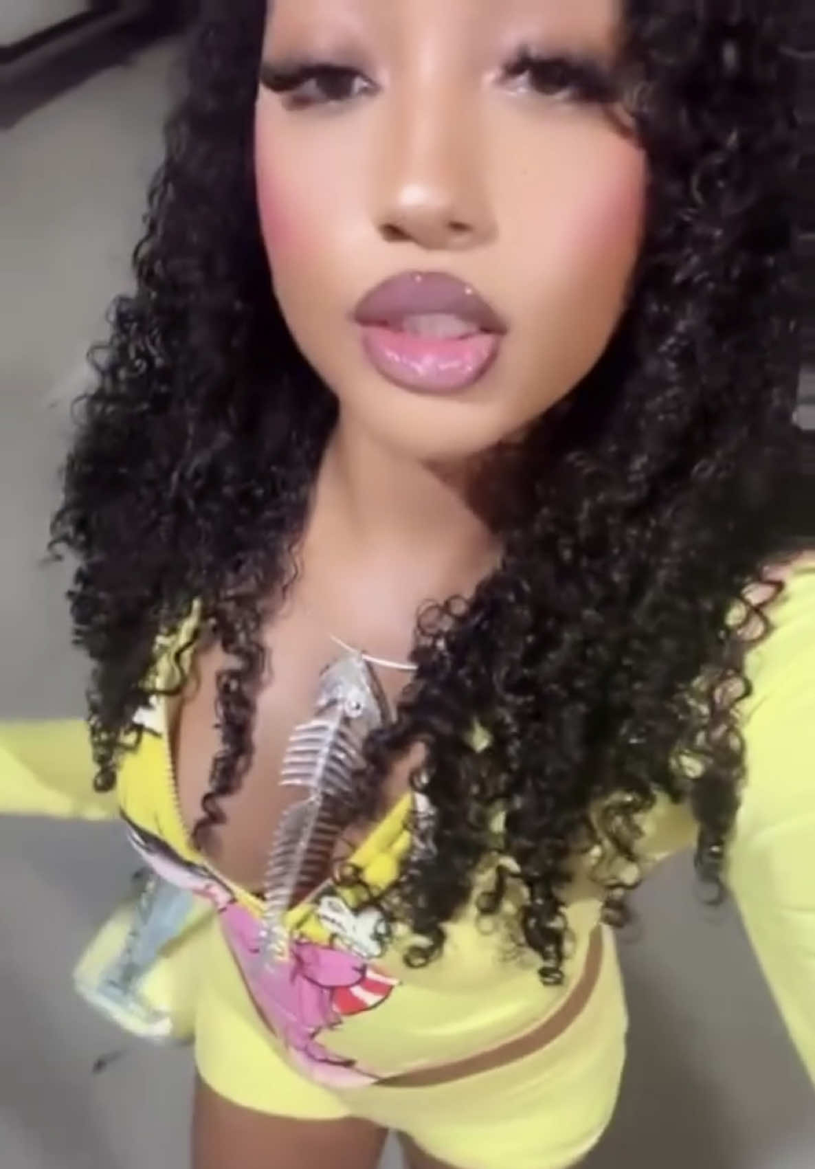 @nia