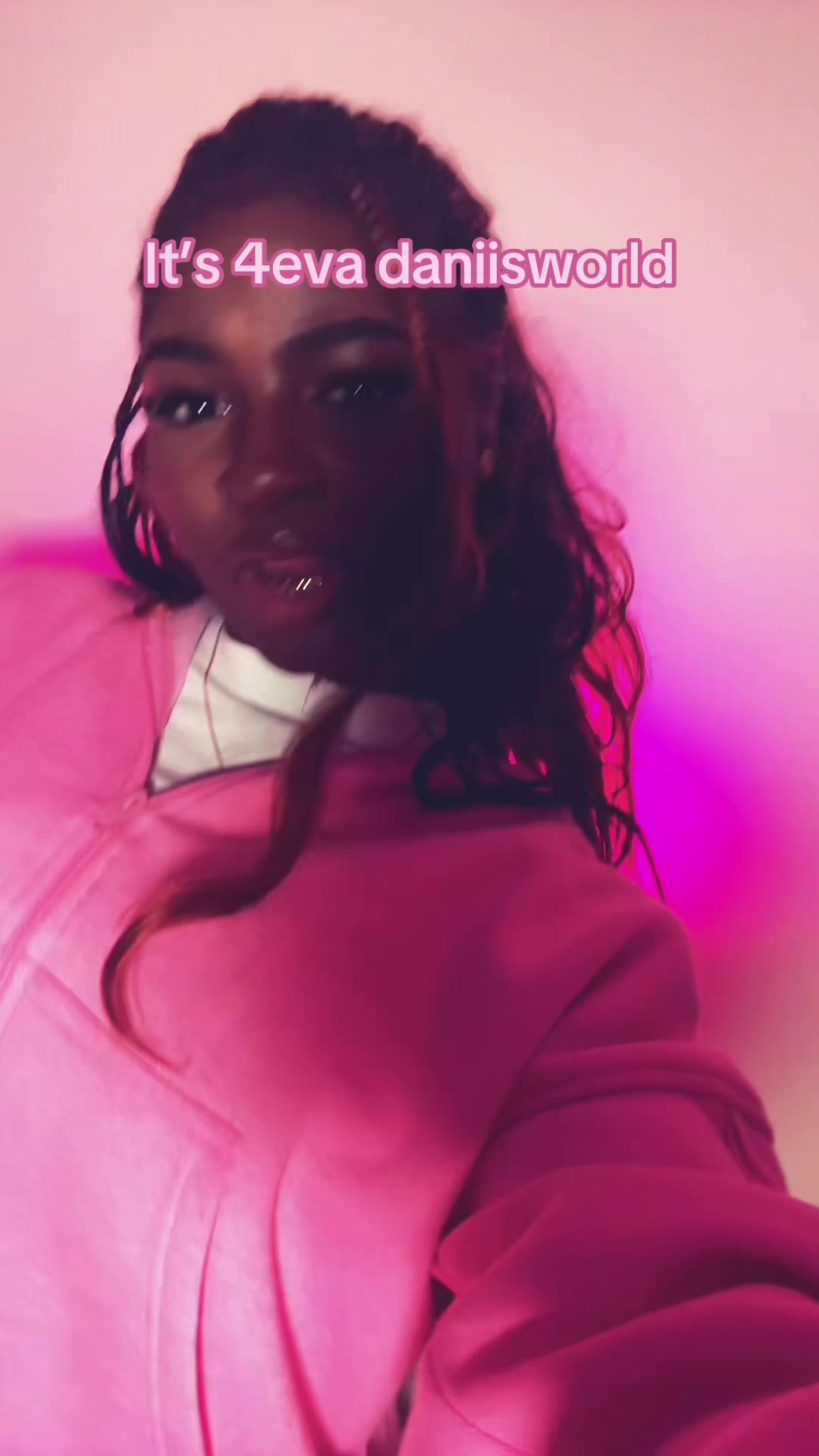 @Daniella🌟
