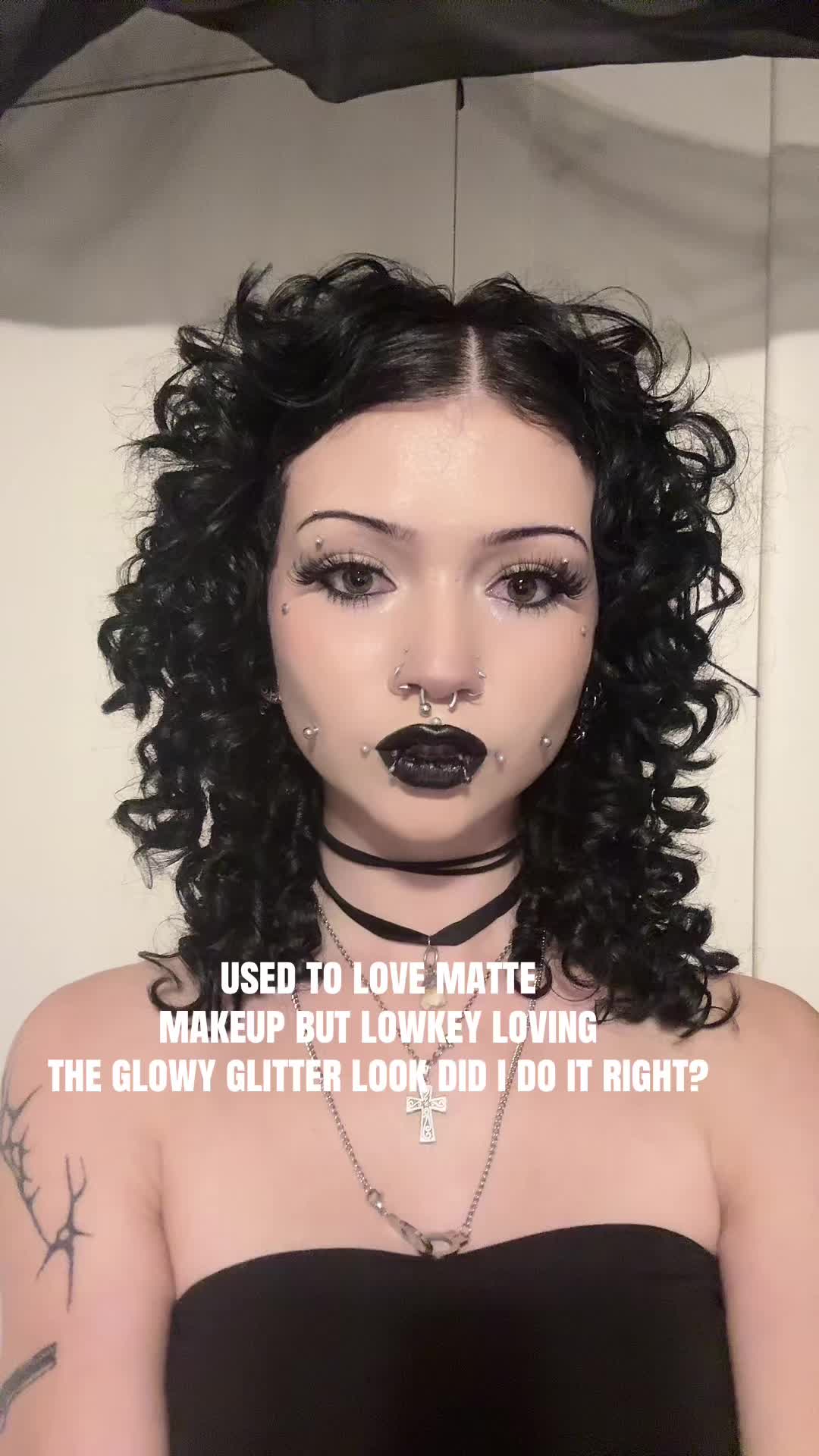 @miss.porcelain_