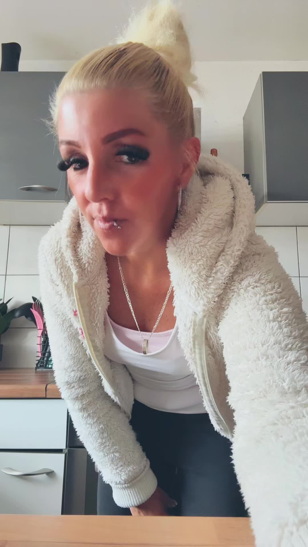 @👑 𝖿᰻rs𝗍 ᥴᥣᥲss ᑲᥲrᑲ᰻ᥱ 👑