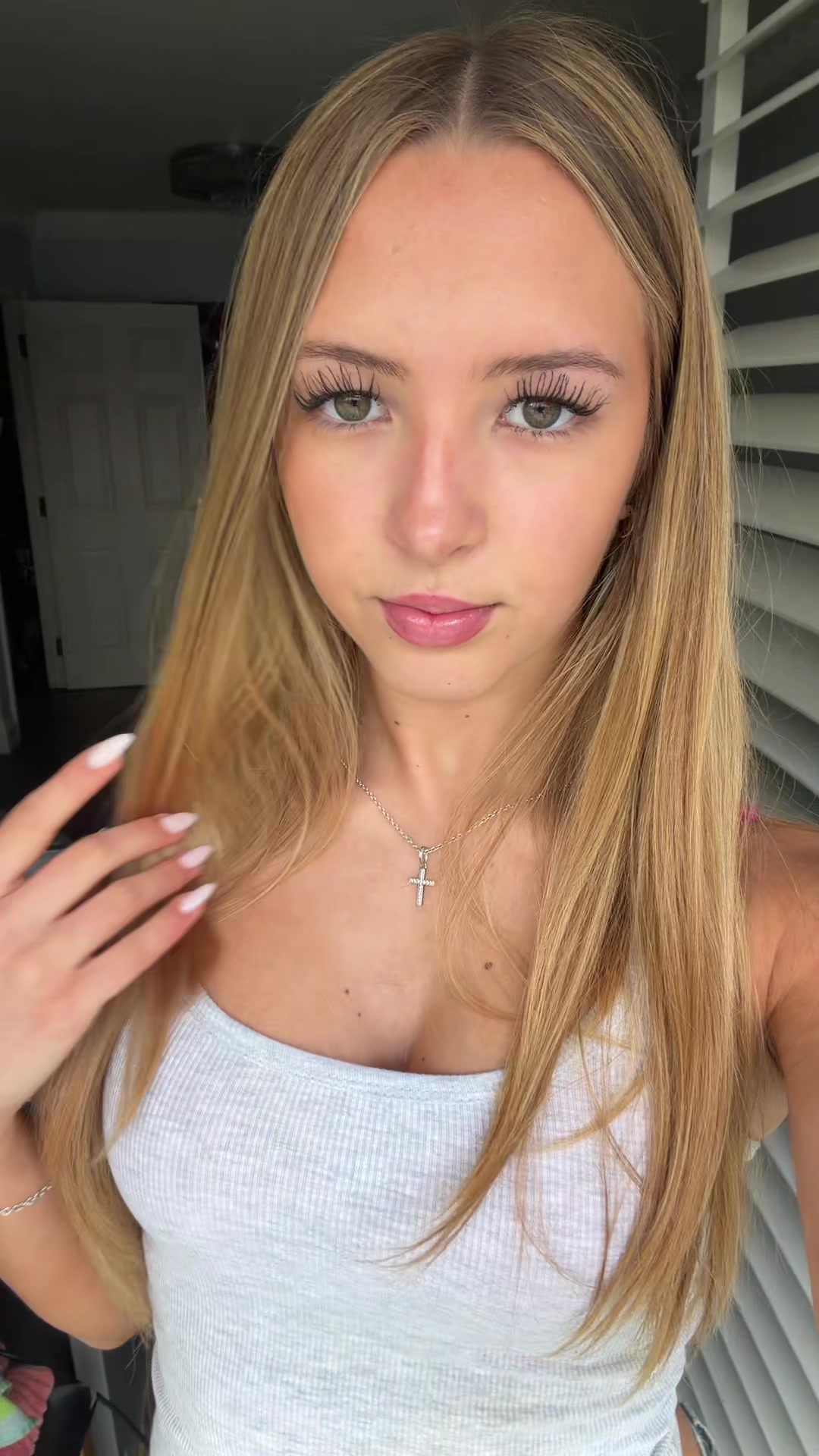 @christinalapox