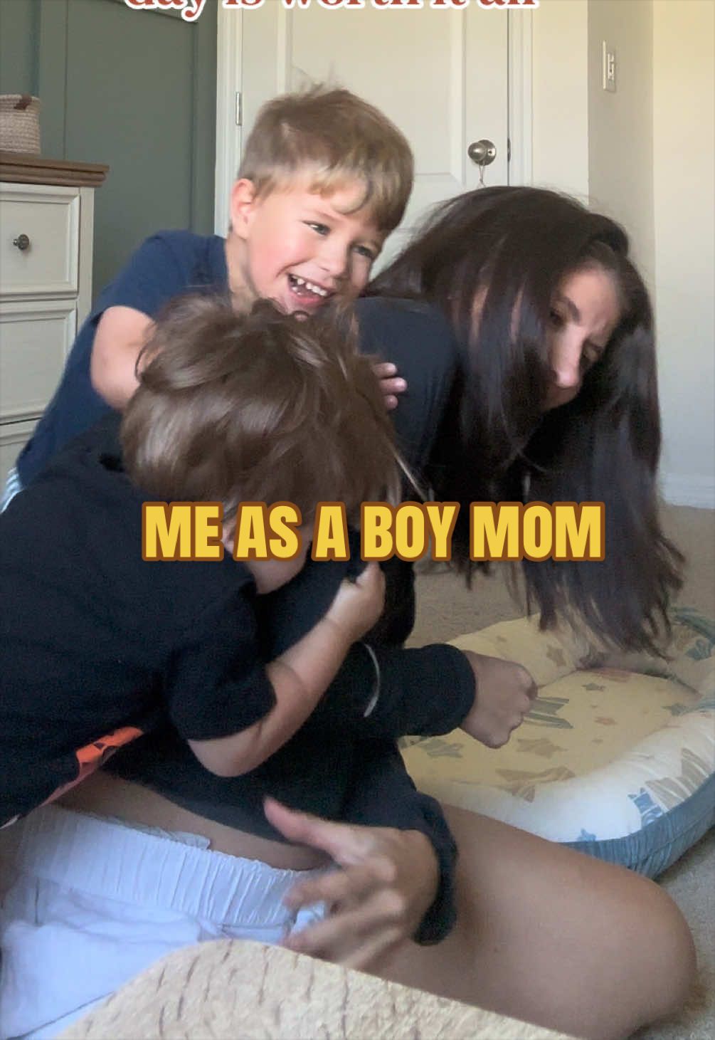 @Erika | mom of ✌️