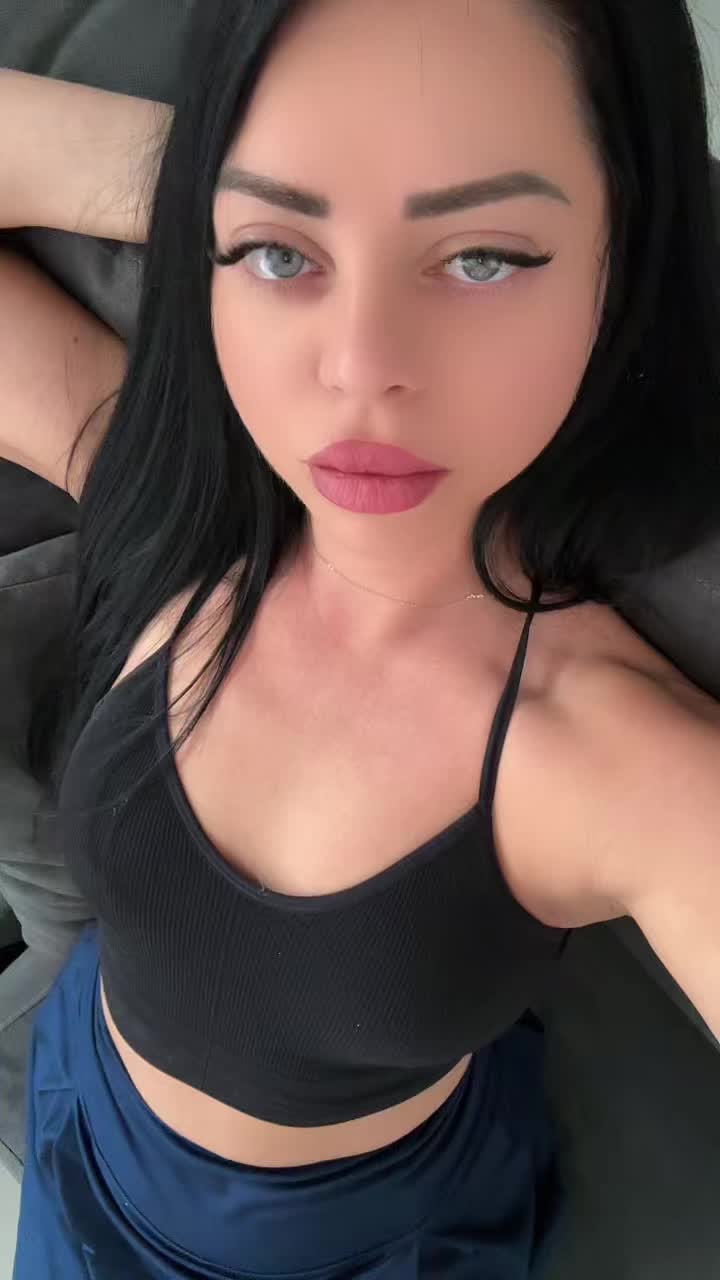 @Dora__Martinez