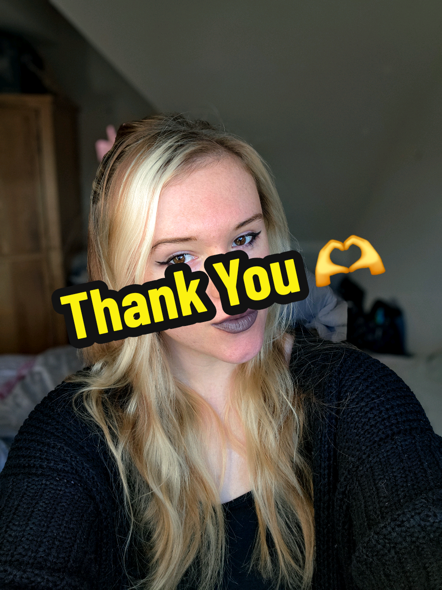@Charlii 🖤