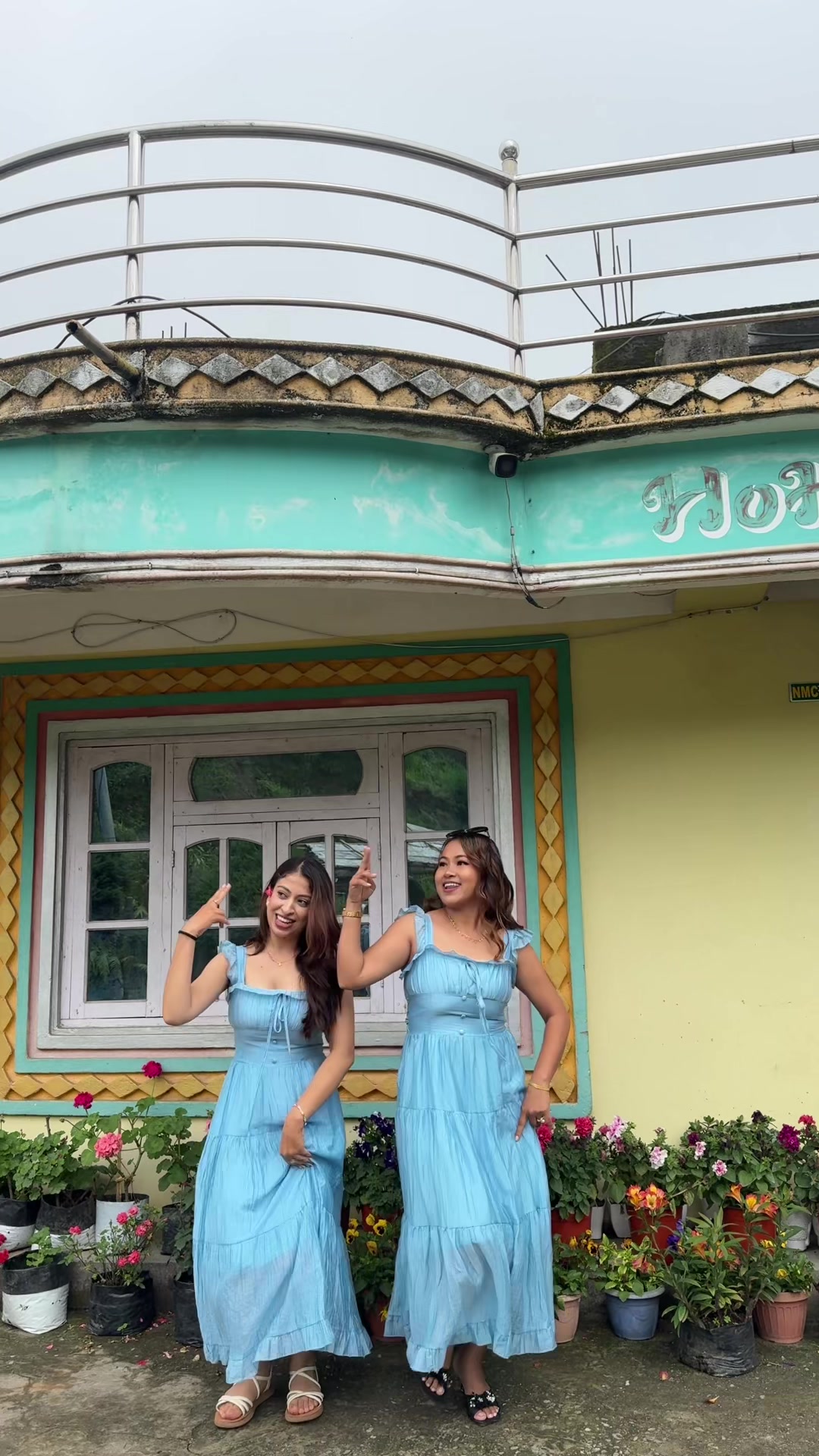 @Aruna limbu(deuja)🙏❤️