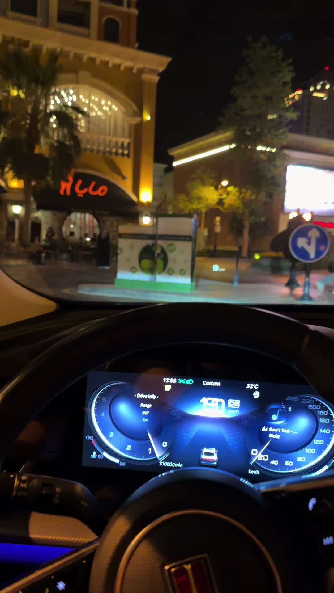 @M /\ Ł I K🇶🇦