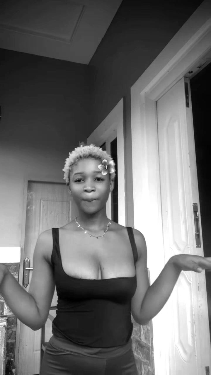 @queen Esther 💋💋