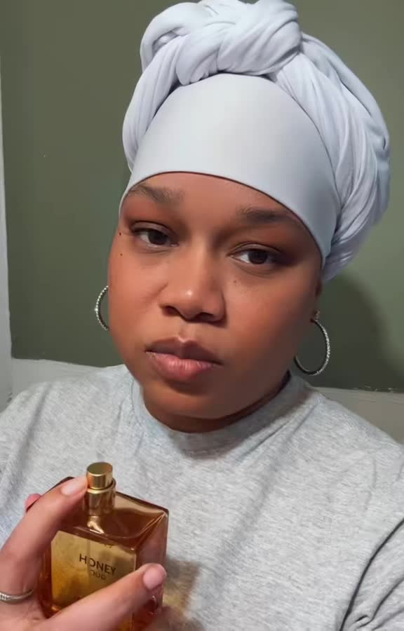 @devorielyons
