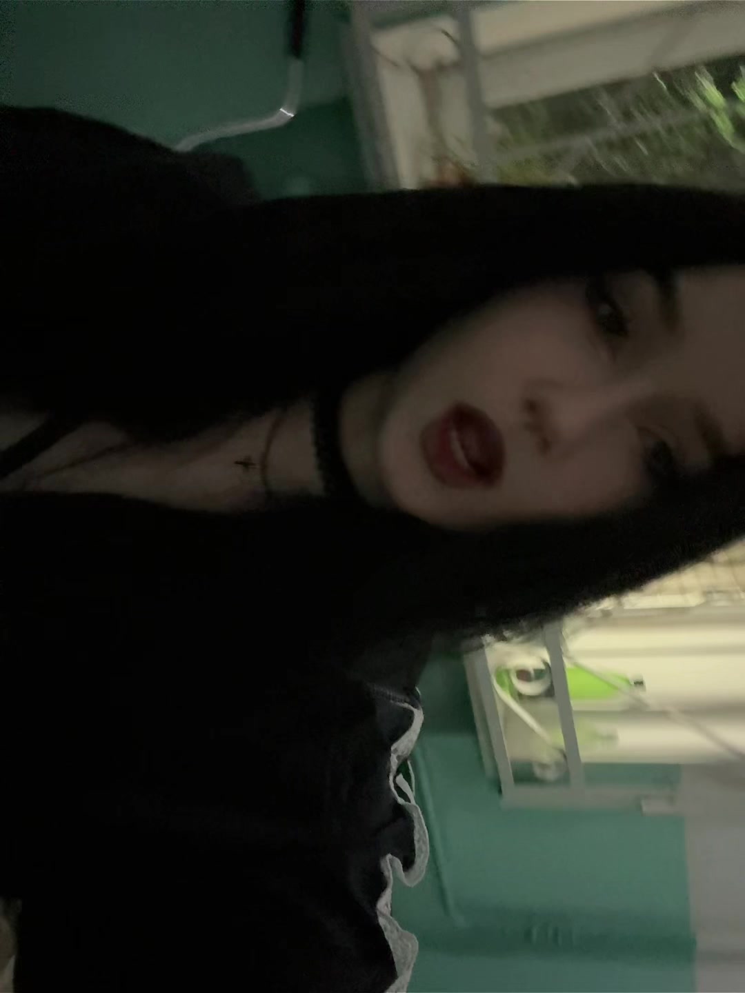 @олечка 𖣂