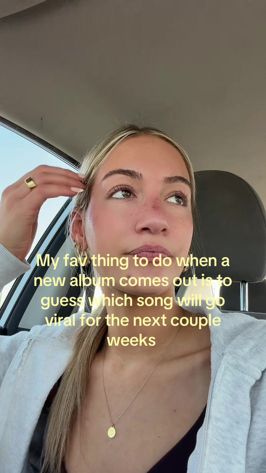 @caitlynnavery