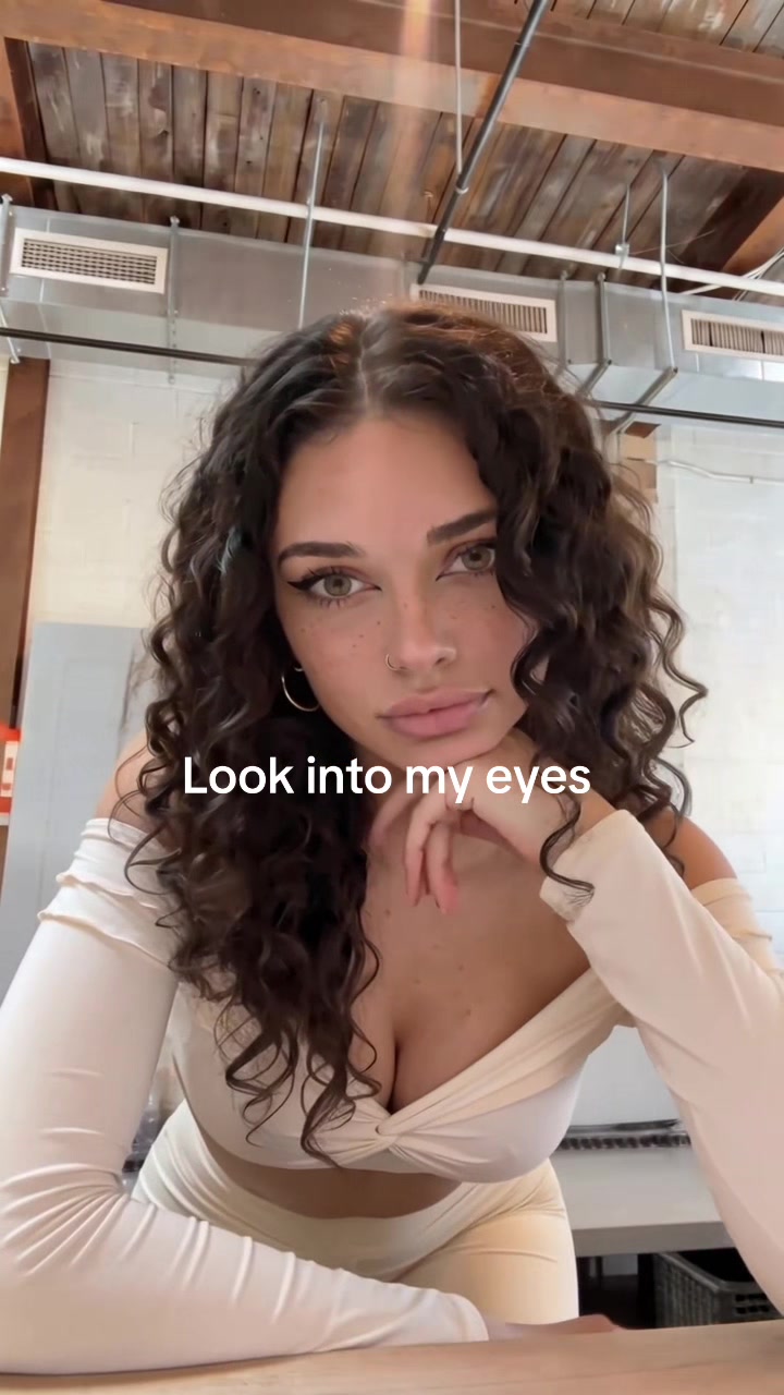 @Roxiiilove