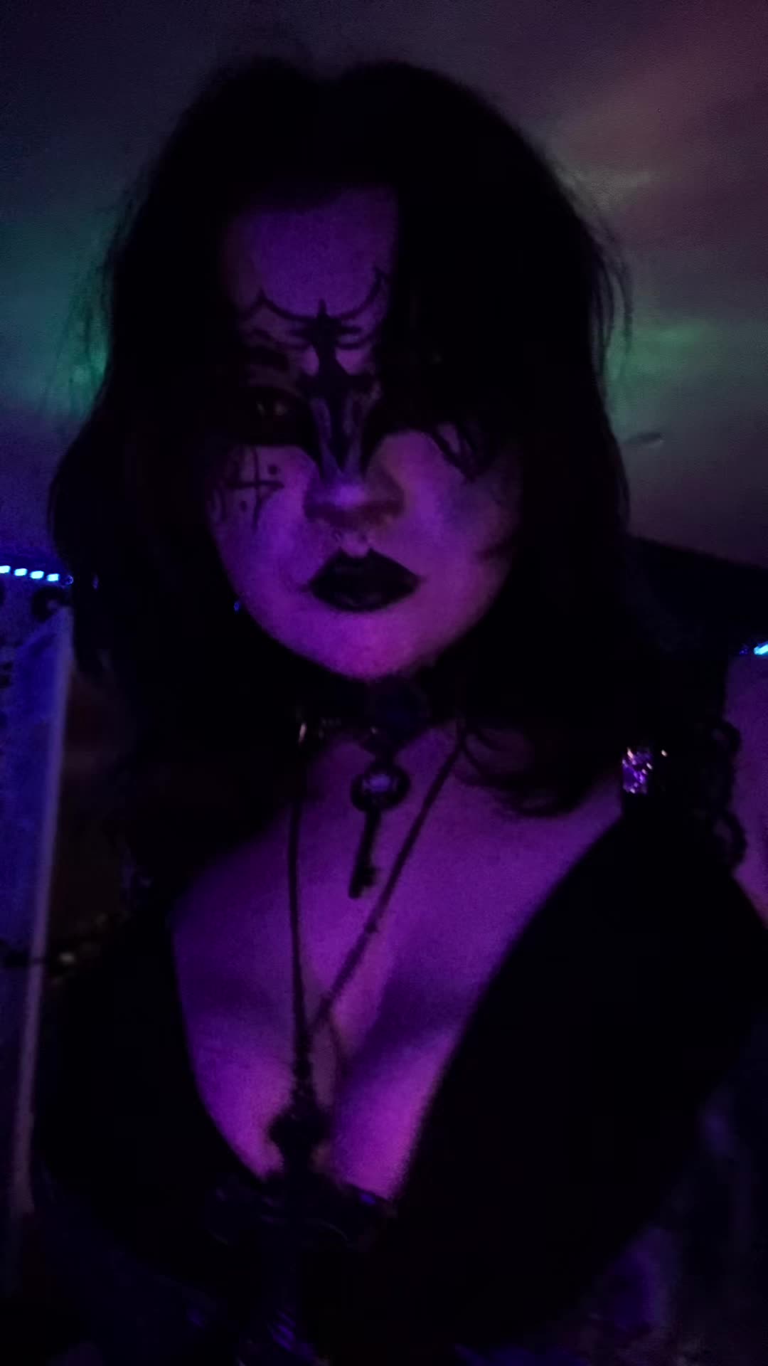 @𝔞𝔰𝔱𝔯𝔞 🦇