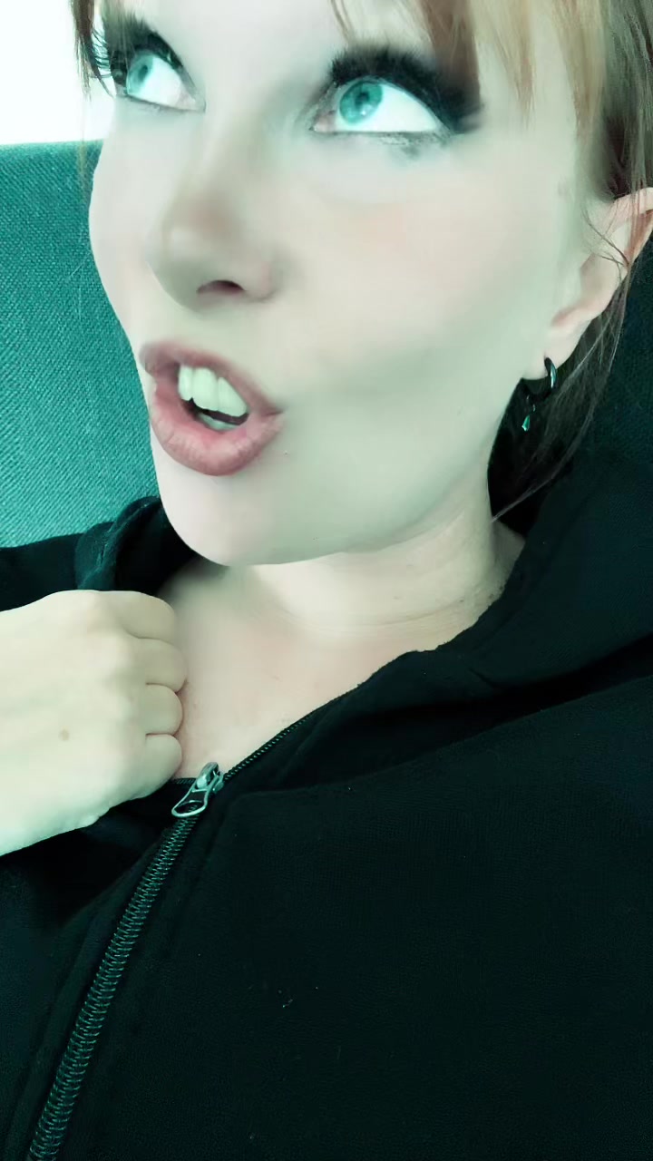 @MrsPuckiii 😈