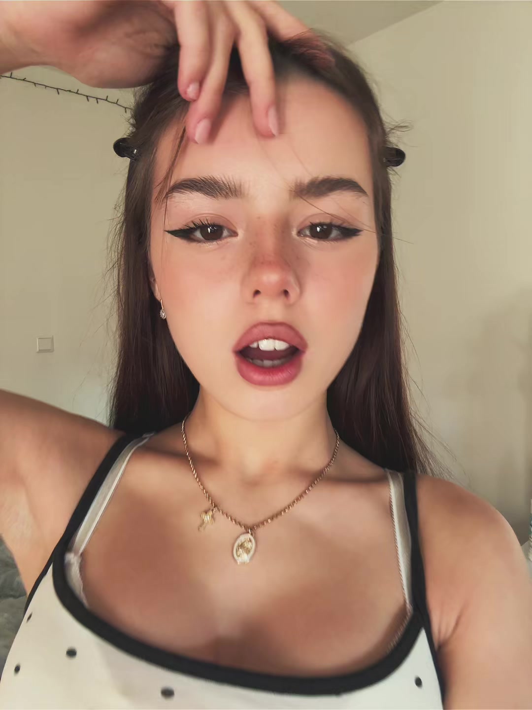 @xDhka