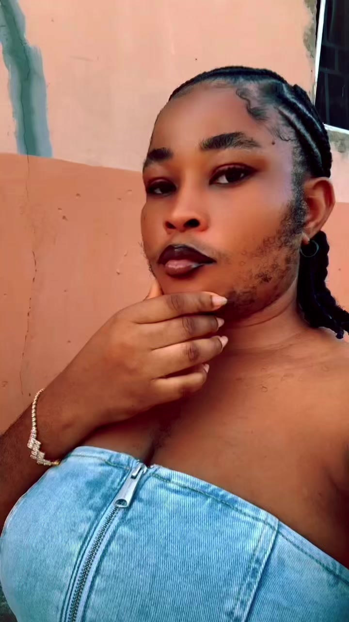 @Dat_hairygirl