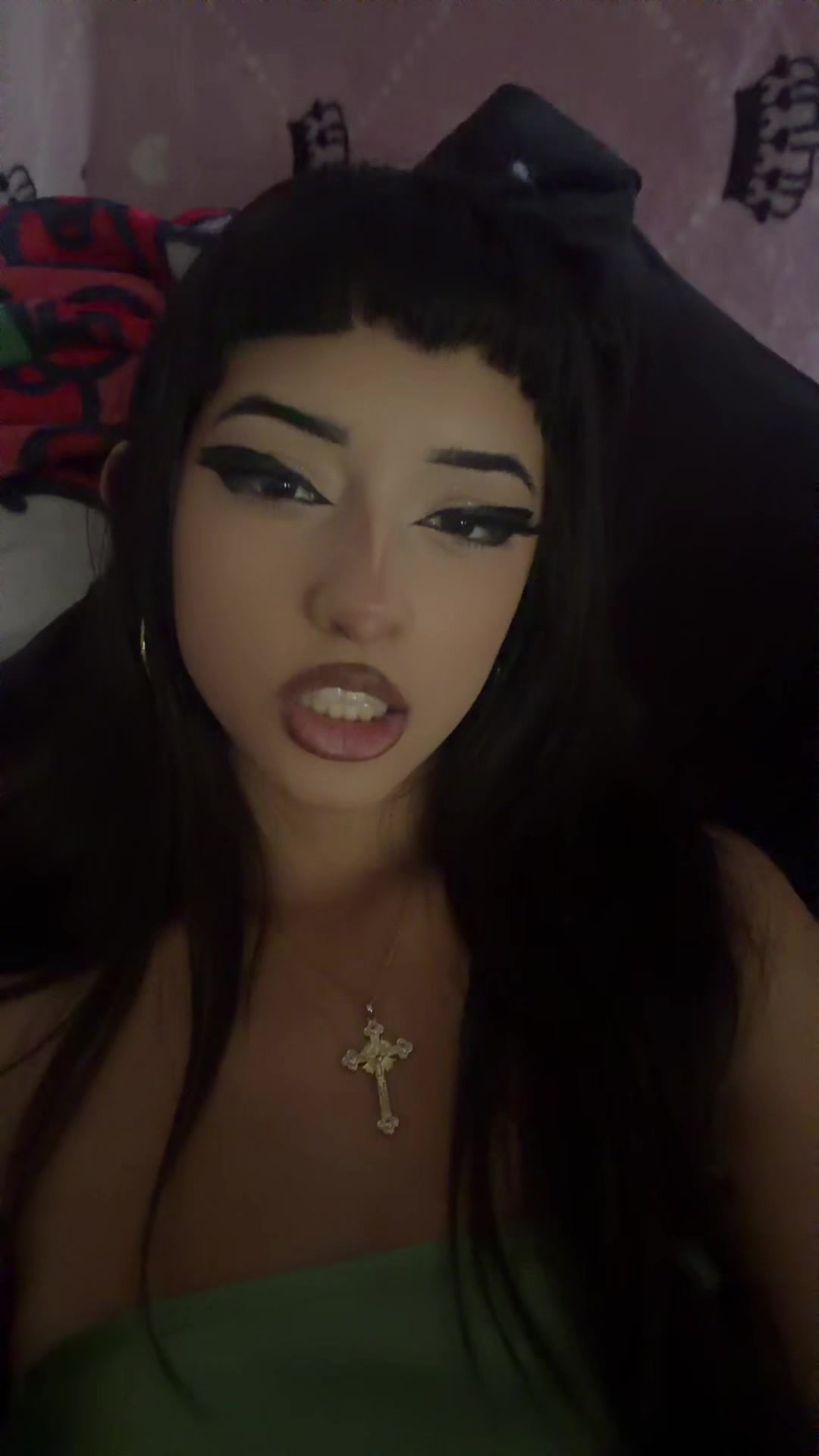 @️