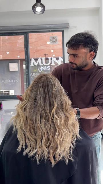 @Munney salon