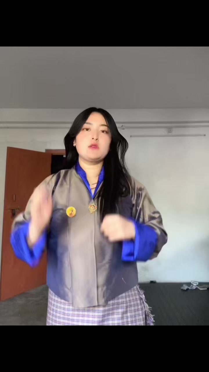 @༡༧